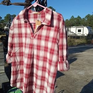 Ladies Red plaid blouse